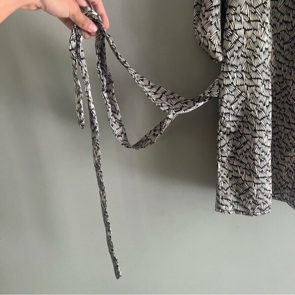 Pretty Button Down Blouse - Picture 7 of 8